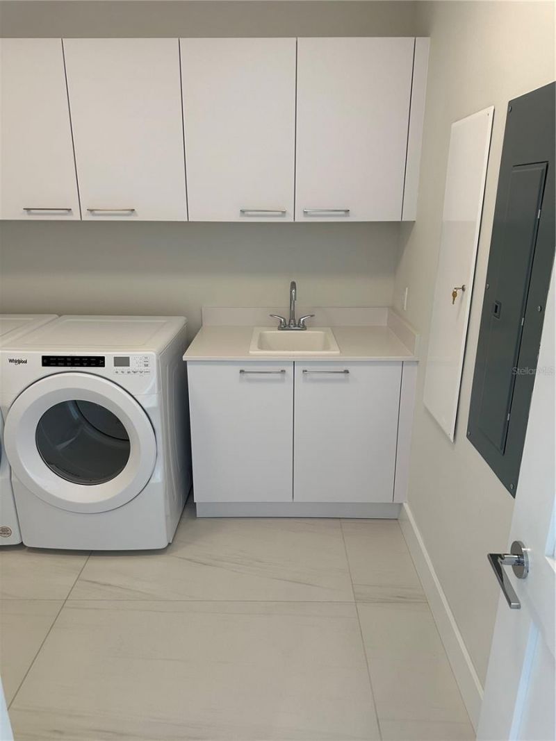 275 1st Ave S, Unit 2007, Saint Petersburg, FL 33701 Photo