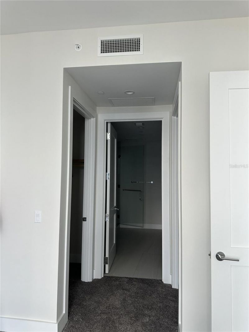 275 1st Ave S, Unit 2007, Saint Petersburg, FL 33701 Photo