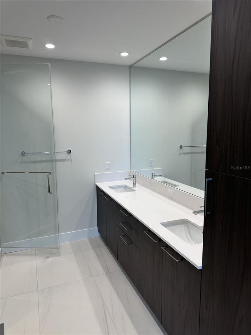 275 1st Ave S, Unit 2007, Saint Petersburg, FL 33701 Photo