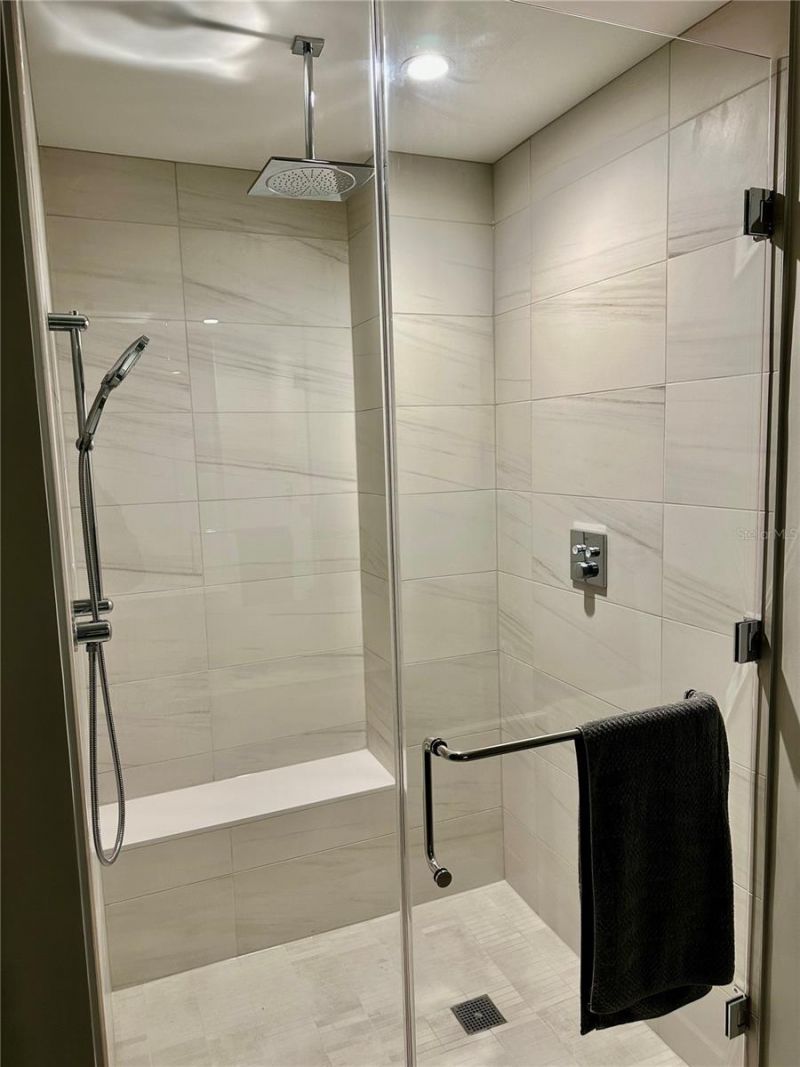 275 1st Ave S, Unit 2007, Saint Petersburg, FL 33701 Photo