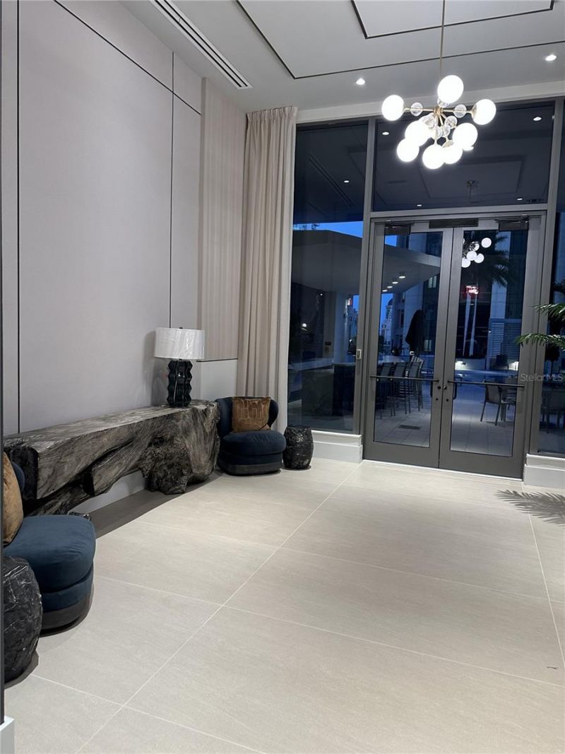 275 1st Ave S, Unit 2007, Saint Petersburg, FL 33701 Photo