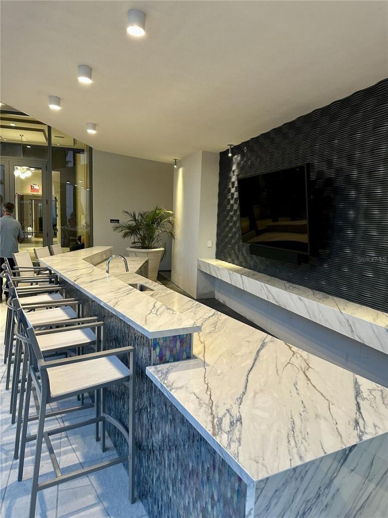 275 1st Ave S, Unit 2007, Saint Petersburg, FL 33701 Photo