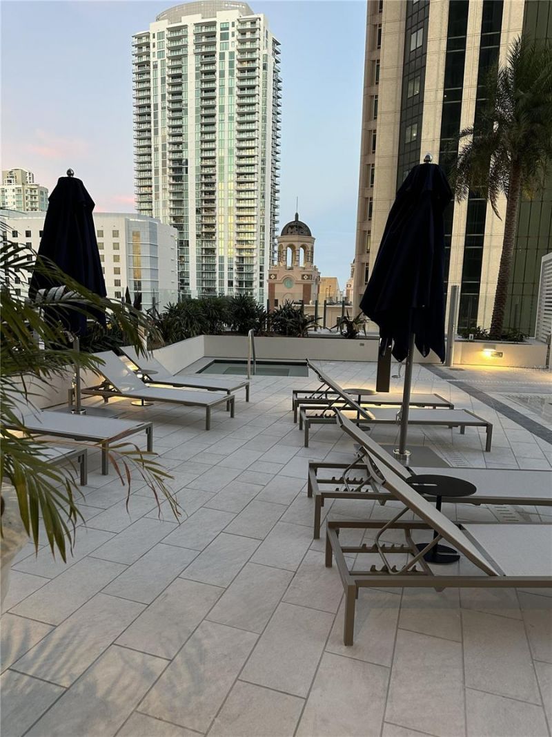 275 1st Ave S, Unit 2007, Saint Petersburg, FL 33701 Photo