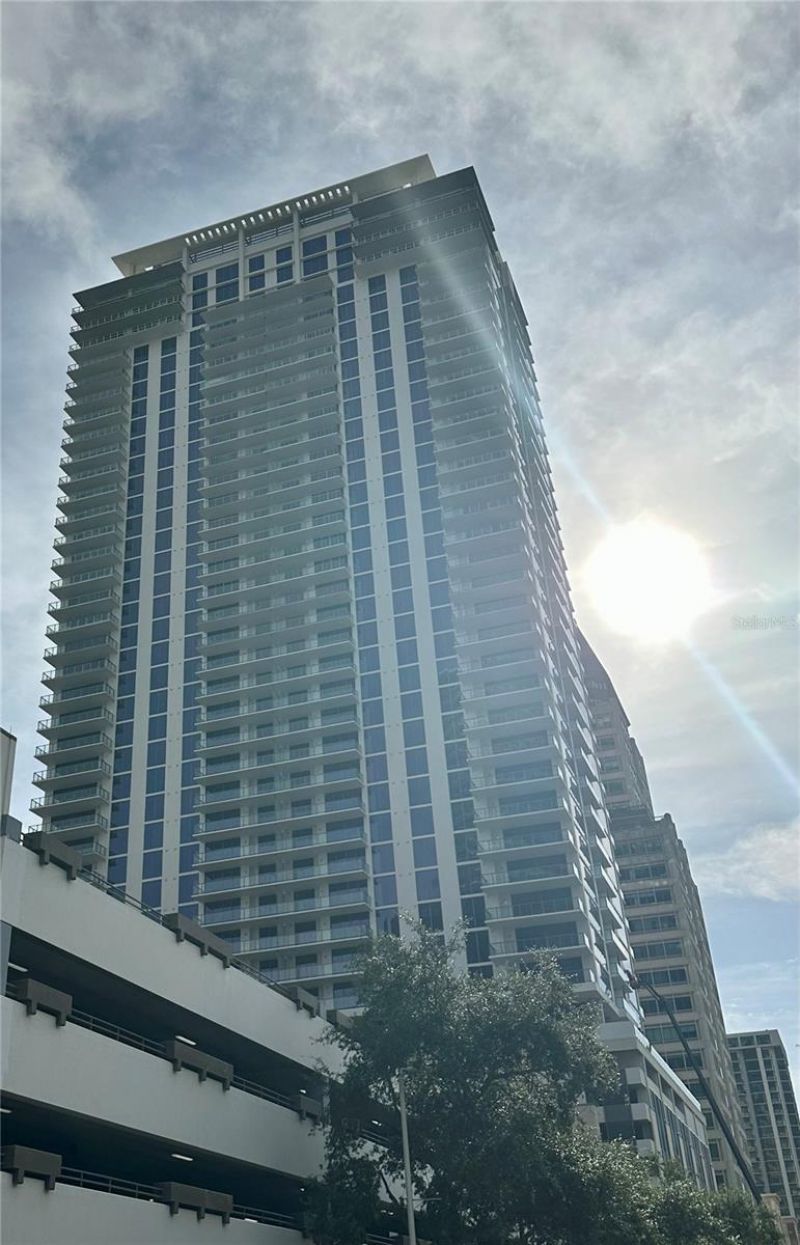 275 1st Ave S, Unit 2007, Saint Petersburg, FL 33701 Photo