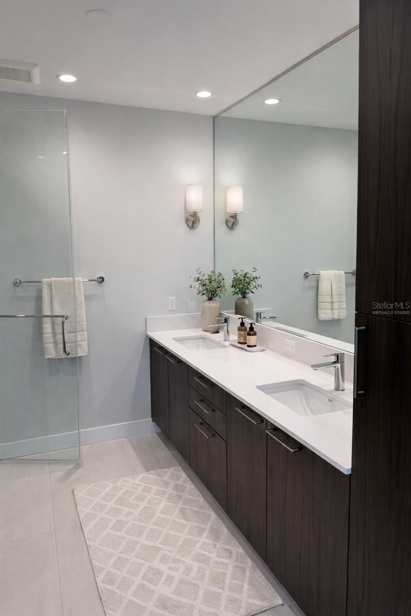 275 1st Ave S, Unit 2007, Saint Petersburg, FL 33701 Photo