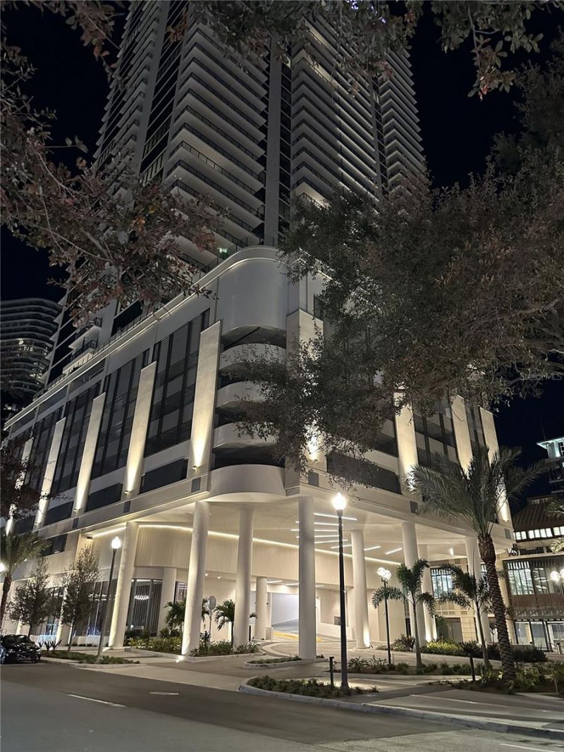 275 1st Ave S, Unit 2007, Saint Petersburg, FL 33701 Photo