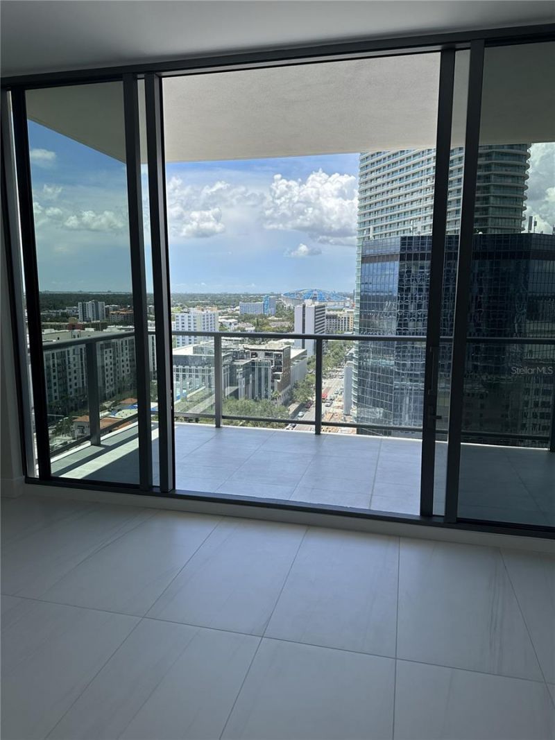 275 1st Ave S, Unit 2007, Saint Petersburg, FL 33701 Photo