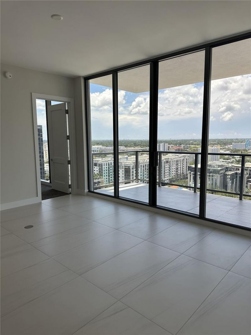 275 1st Ave S, Unit 2007, Saint Petersburg, FL 33701 Photo