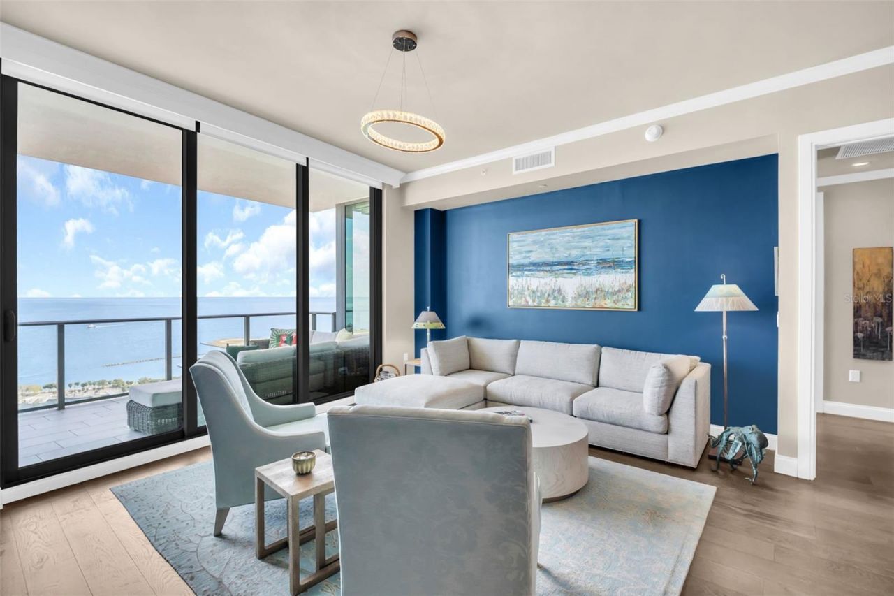 100 1st Avenue N, Unit 3404, Saint Petersburg, FL 33701 Photo