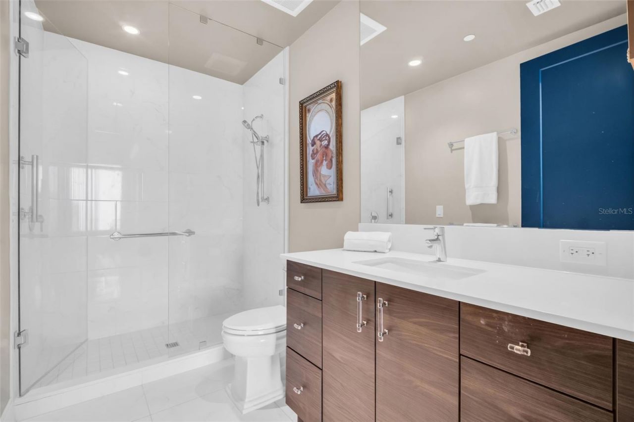 100 1st Avenue N, Unit 3404, Saint Petersburg, FL 33701 Photo