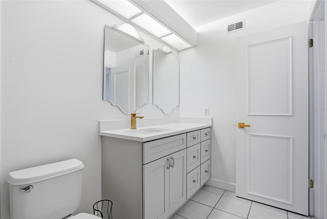 2682 Sabal Springs Circle, Unit 204, Clearwater, FL 33761 Photo