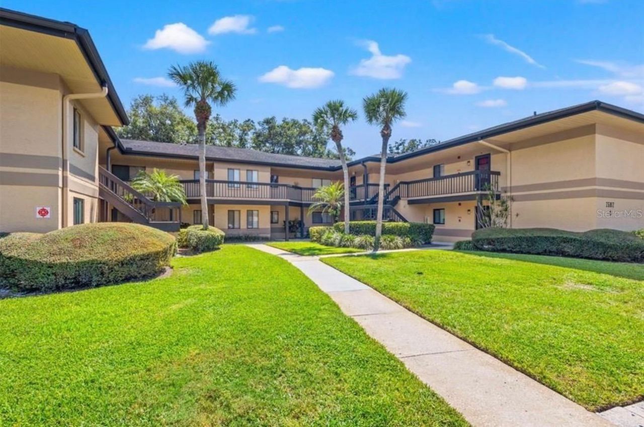 2682 Sabal Springs Circle, Unit 204, Clearwater, FL 33761 Photo