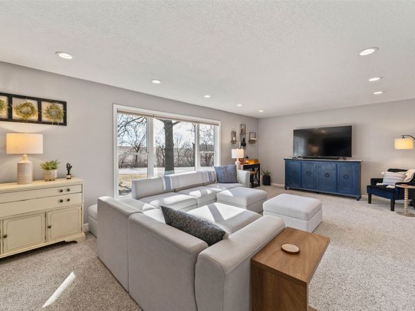 3404 S 12th Avenue W, Newton, IA 50208