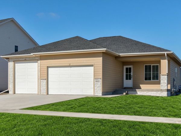 2610 NW Fairfield Drive, Ankeny, IA 50023