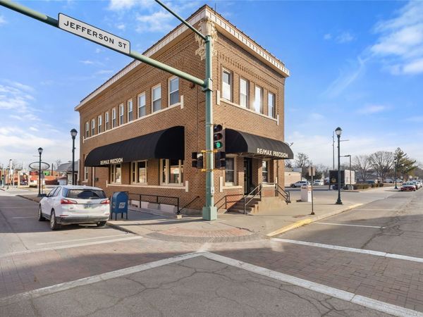 101 E Jefferson Street , Winterset, IA 50273