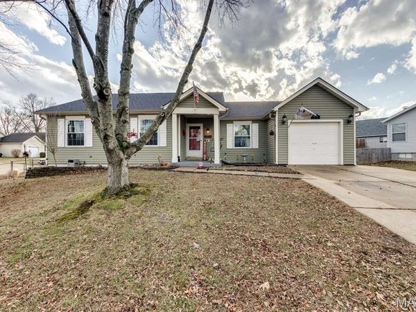 2831 Plum Leaf Circle, St Peters, MO 63303