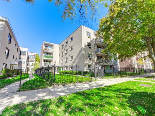 1640 W Sherwin Avenue, Unit 4A, Chicago, IL 60626