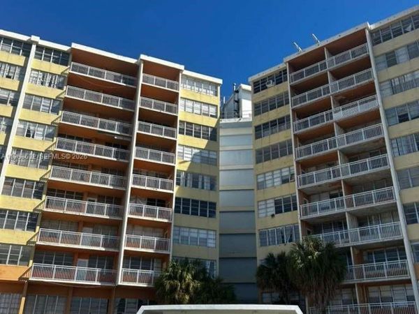 2025 NE 164th St, Unit 918, North Miami Beach, FL 33162