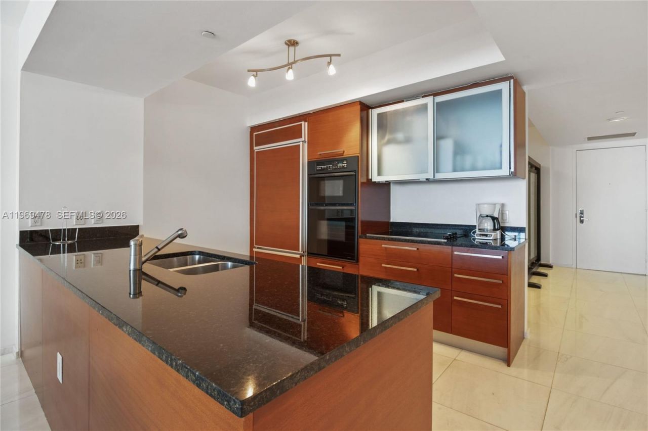 1830 S Ocean Dr, Unit 3211, Hallandale Beach, FL 33009 Photo