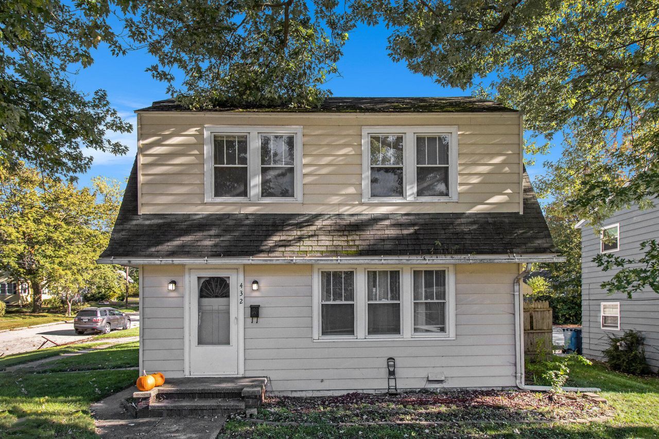 432 N Riverview Drive, Kalamazoo, MI 49004 Main Photo