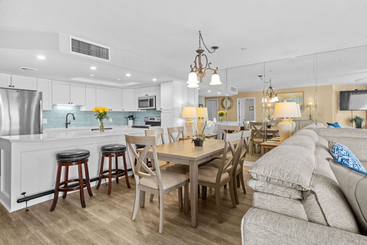 1620 N Waccamaw Dr. Photo 10