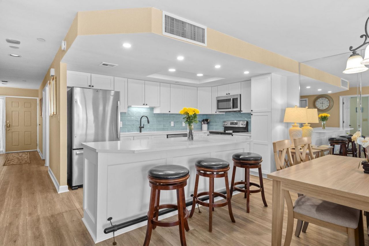 1620 N Waccamaw Dr. Photo 12