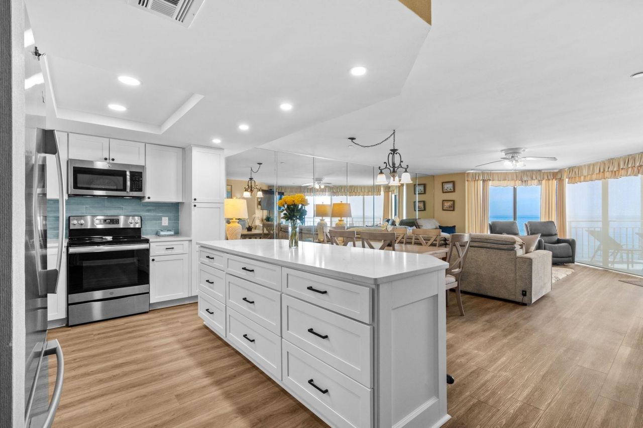 1620 N Waccamaw Dr. Photo 13