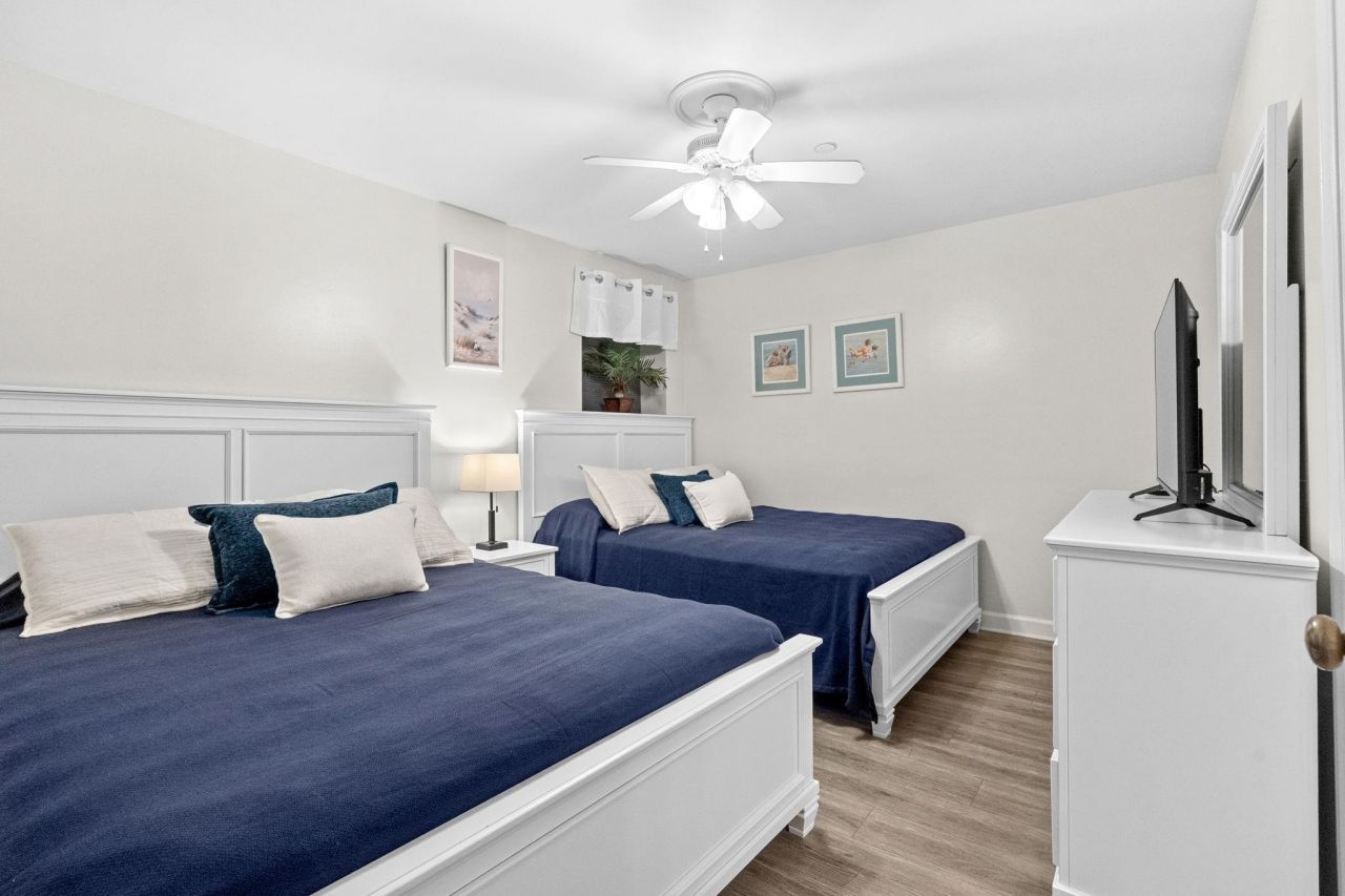 1620 N Waccamaw Dr. Photo 26