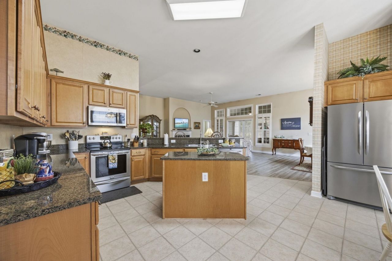 4542 Firethorne Dr. Photo 13