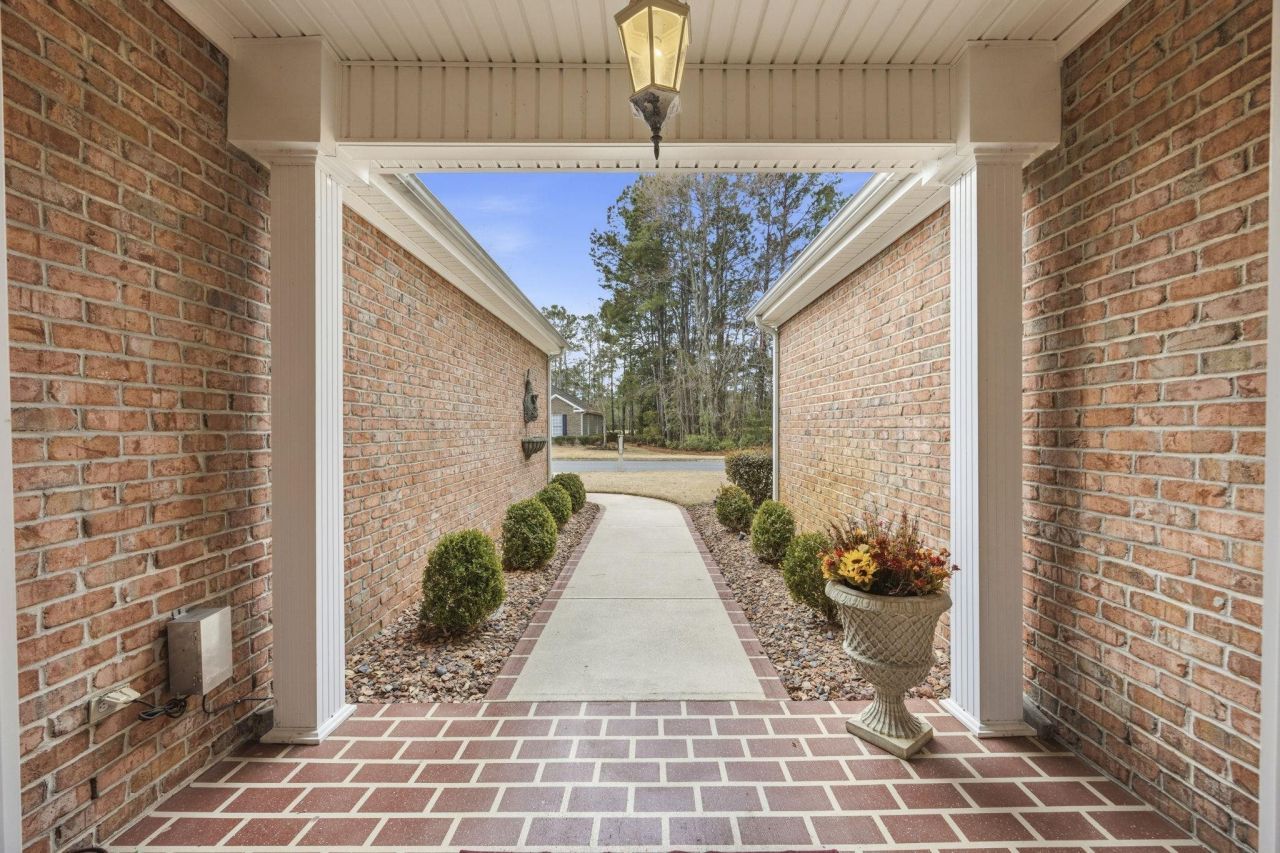 4542 Firethorne Dr. Photo 3