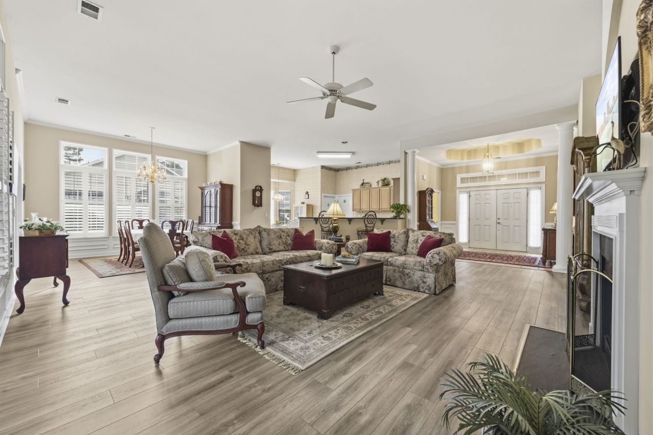 4542 Firethorne Dr. Photo 8