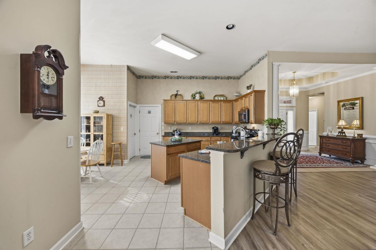 4542 Firethorne Dr. Photo 9