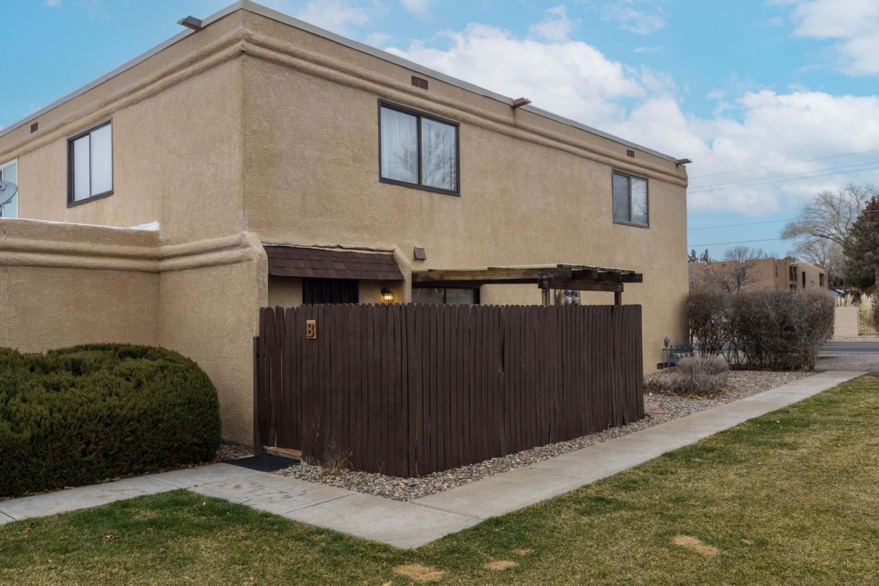 8452 Spain Road Ne, Unit APT B, Albuquerque, NM 87111 Main Photo