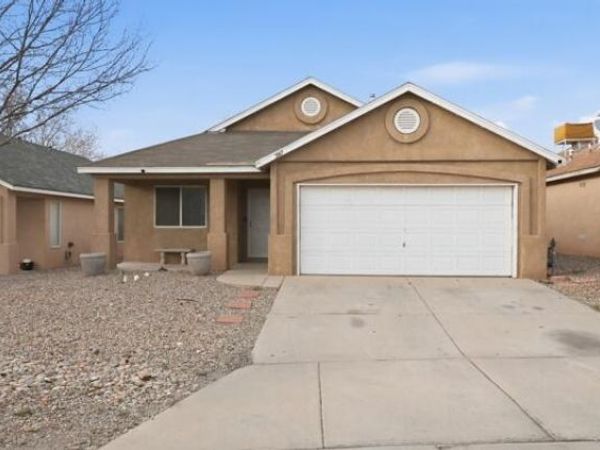 267 Quetzal Drive SW, Albuquerque, NM 87105