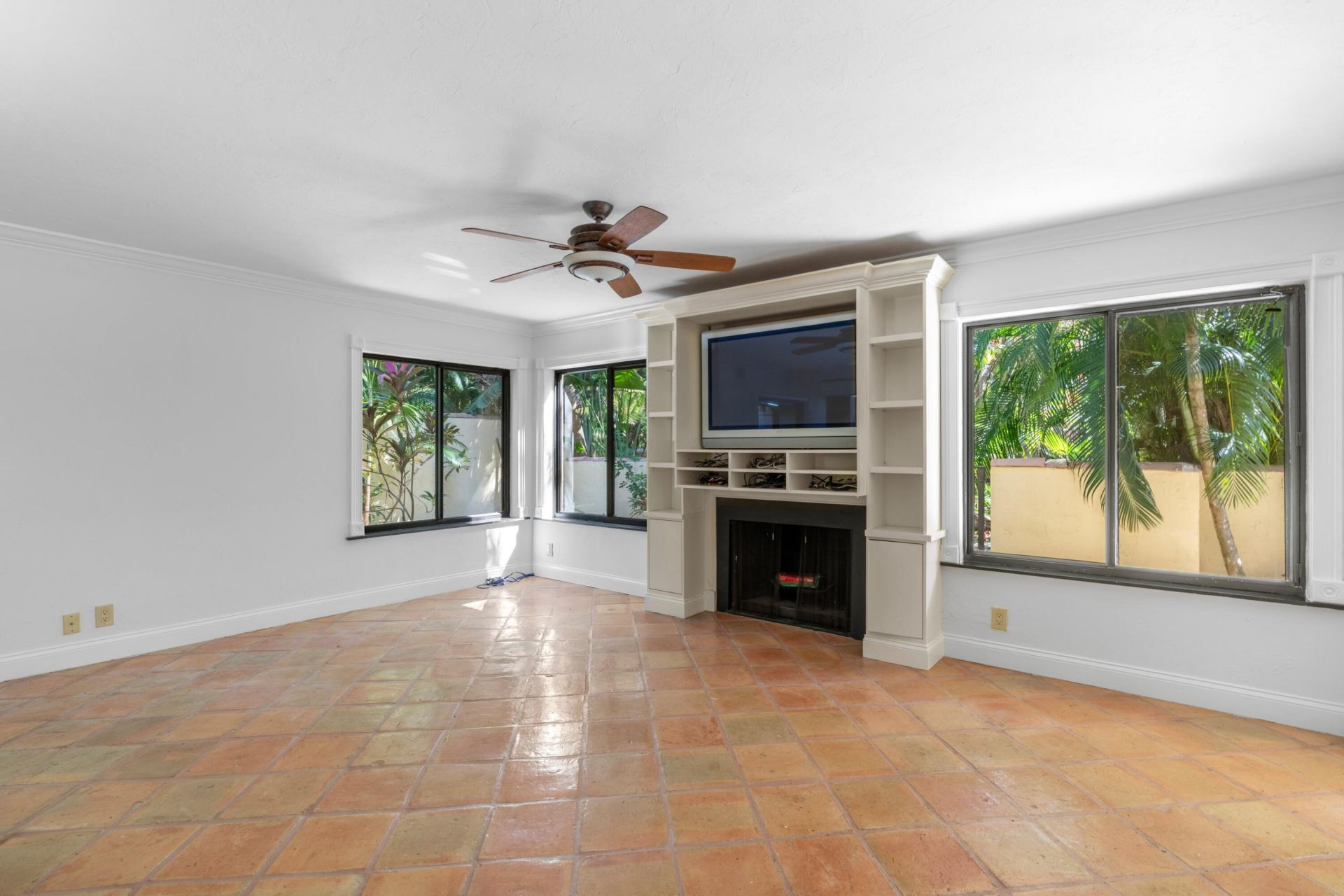 16 Via Lago, Boynton Beach, FL 33435 Photo