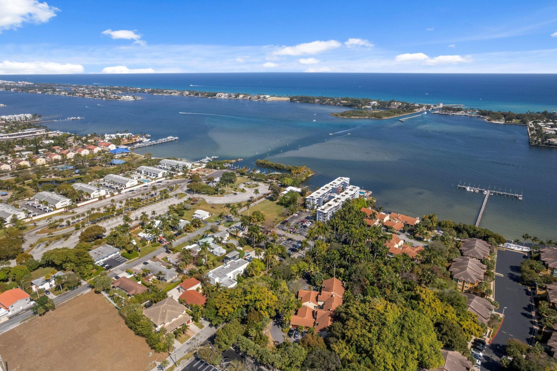 16 Via Lago, Boynton Beach, FL 33435 Photo