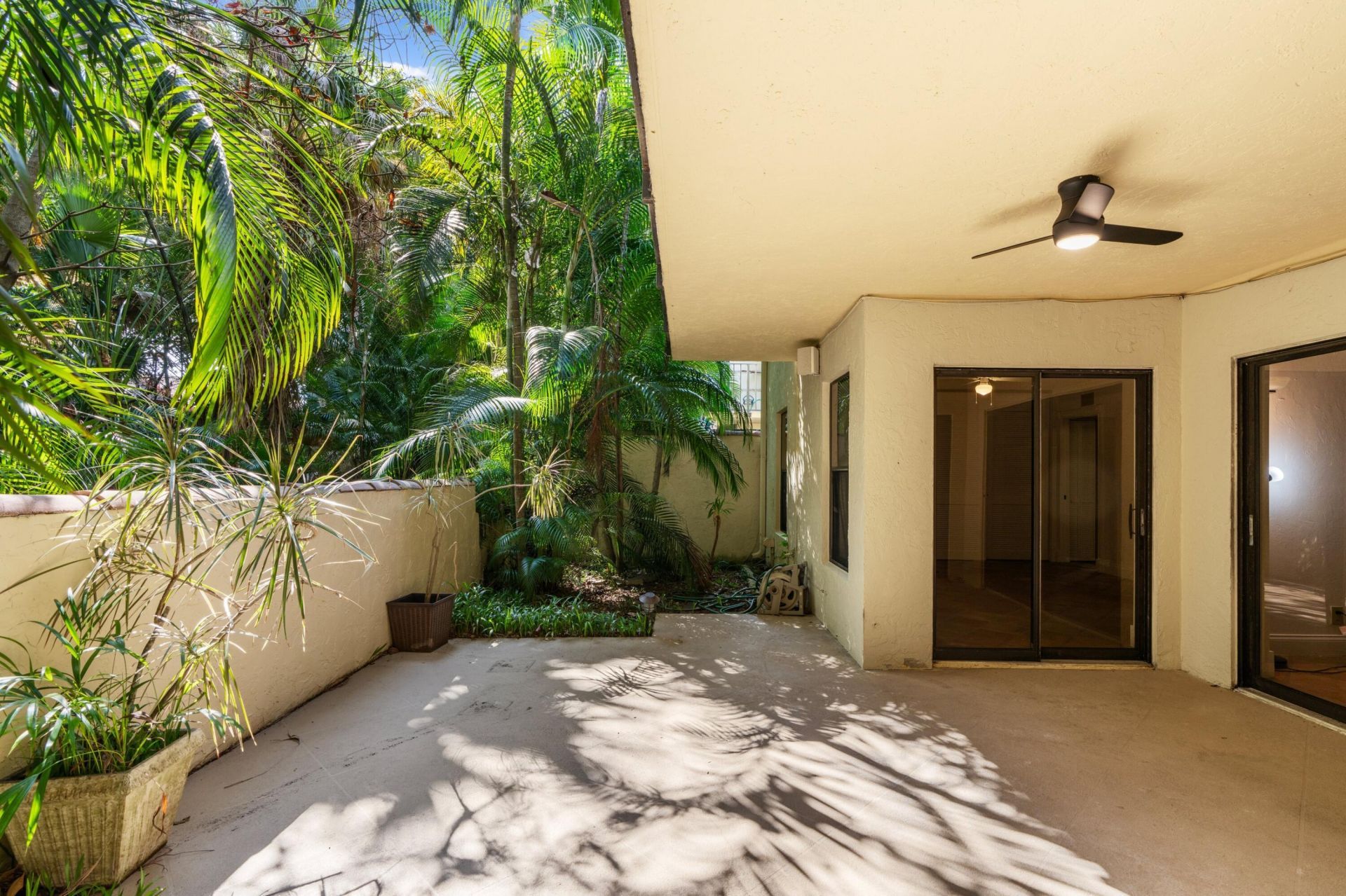 16 Via Lago, Boynton Beach, FL 33435 Photo