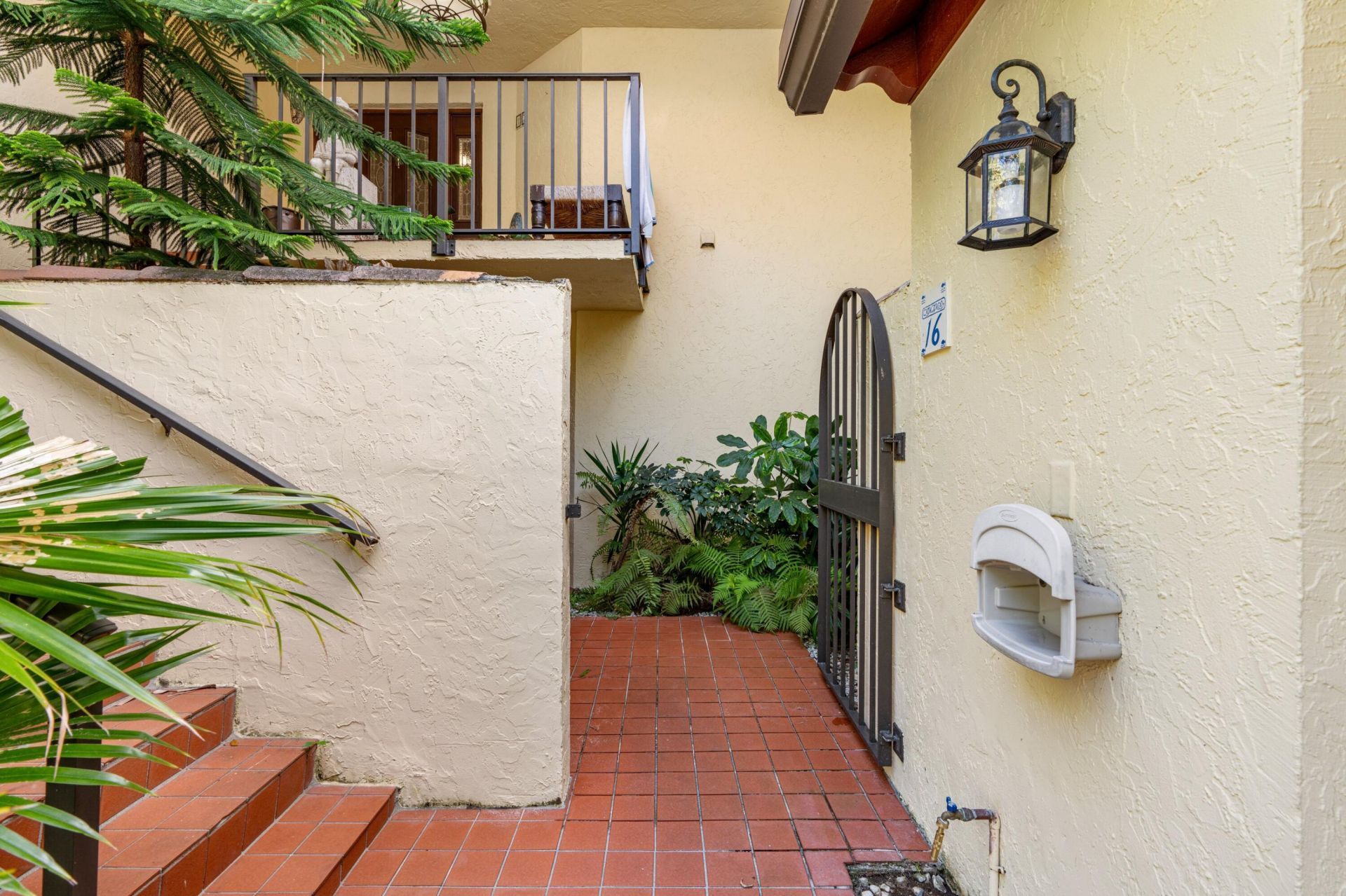 16 Via Lago, Boynton Beach, FL 33435 Photo