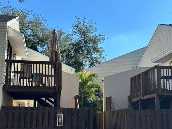 637 Executive Center Drive, Unit N102, West Palm Beach, FL 33401