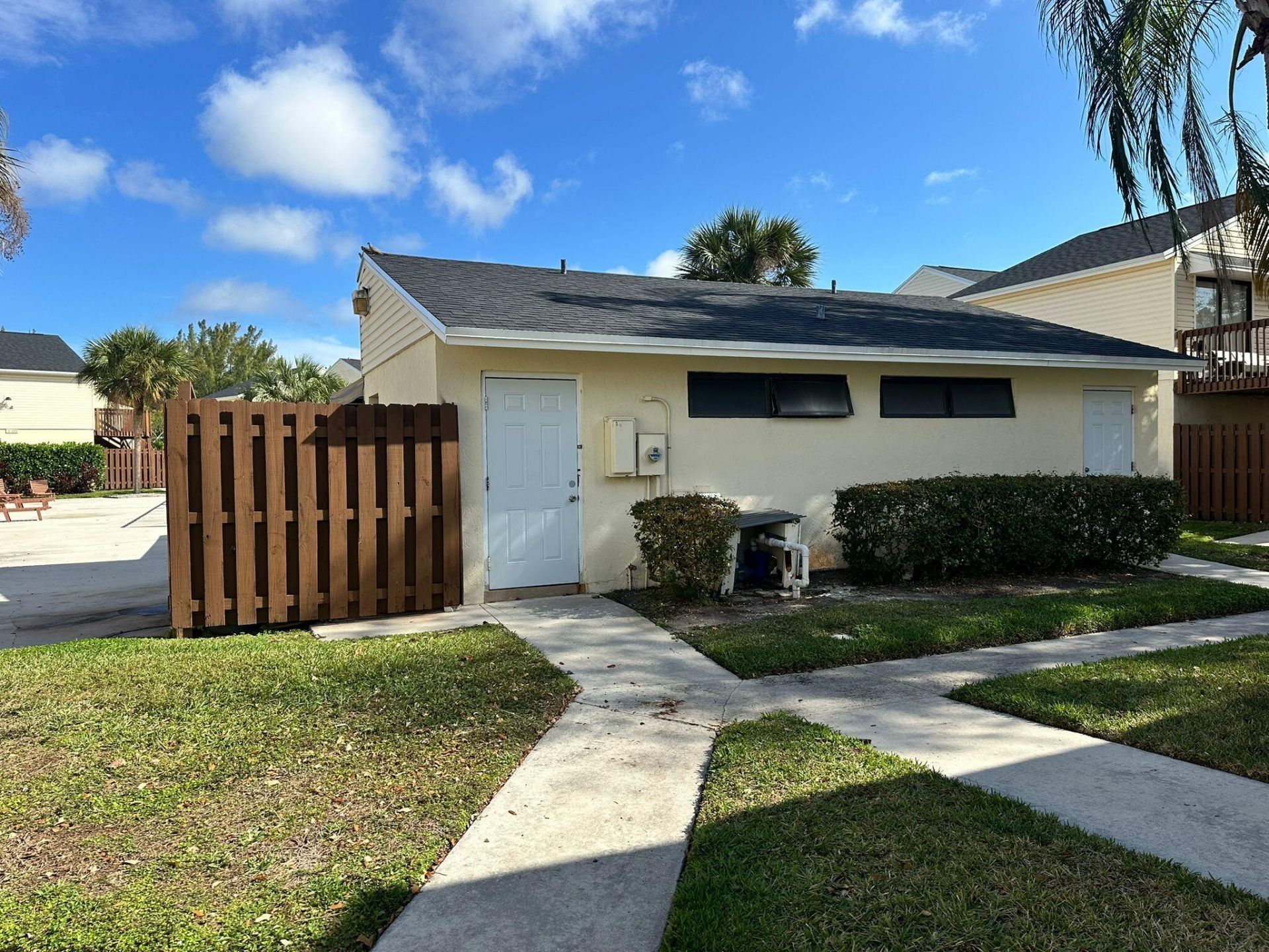 637 Executive Center Drive, Unit N102, West Palm Beach, FL 33401 Photo