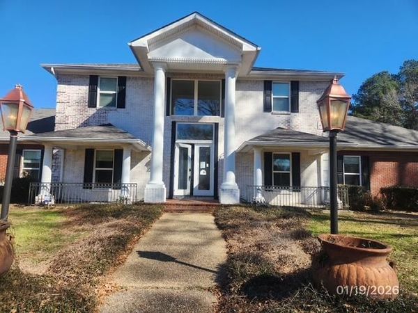 103 Ron Lawson Dr., Waynesboro, MS 39367