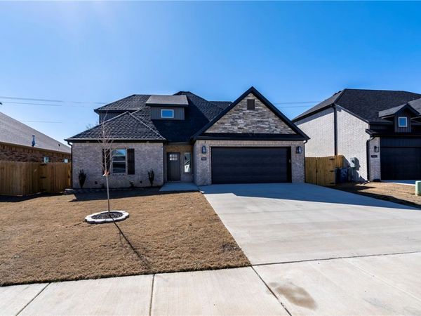 7001 Basswood Avenue , Bentonville, AR 72713