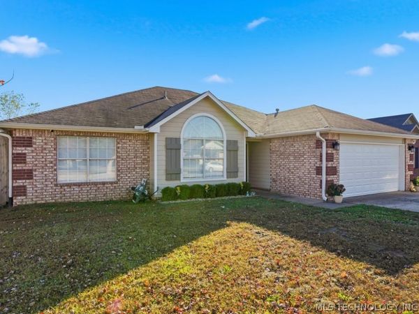 622 W Redwood Street West, Coweta, OK 74429