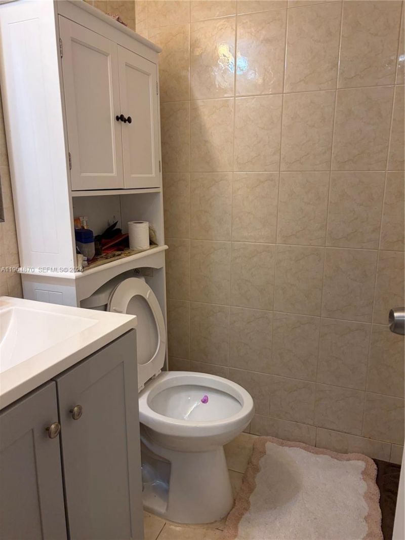1913 S Ocean Dr, Unit 109, Hallandale Beach, FL 33009 Photo
