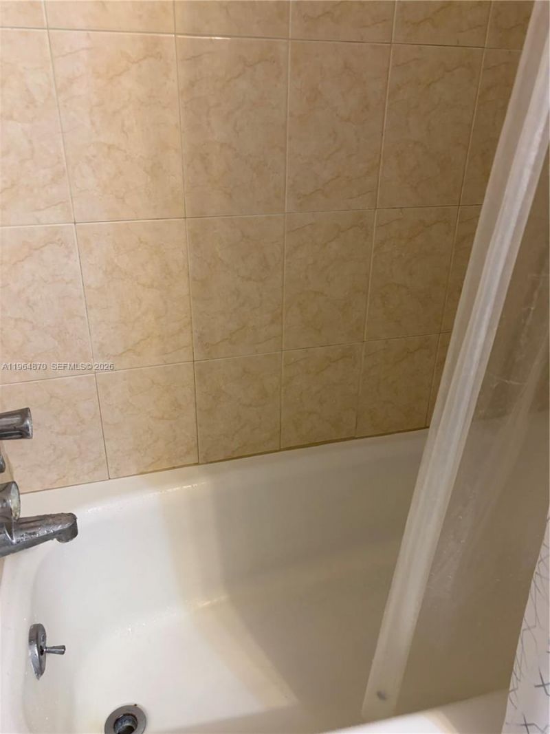 1913 S Ocean Dr, Unit 109, Hallandale Beach, FL 33009 Photo