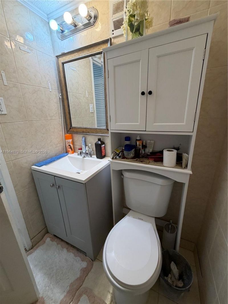 1913 S Ocean Dr, Unit 109, Hallandale Beach, FL 33009 Photo