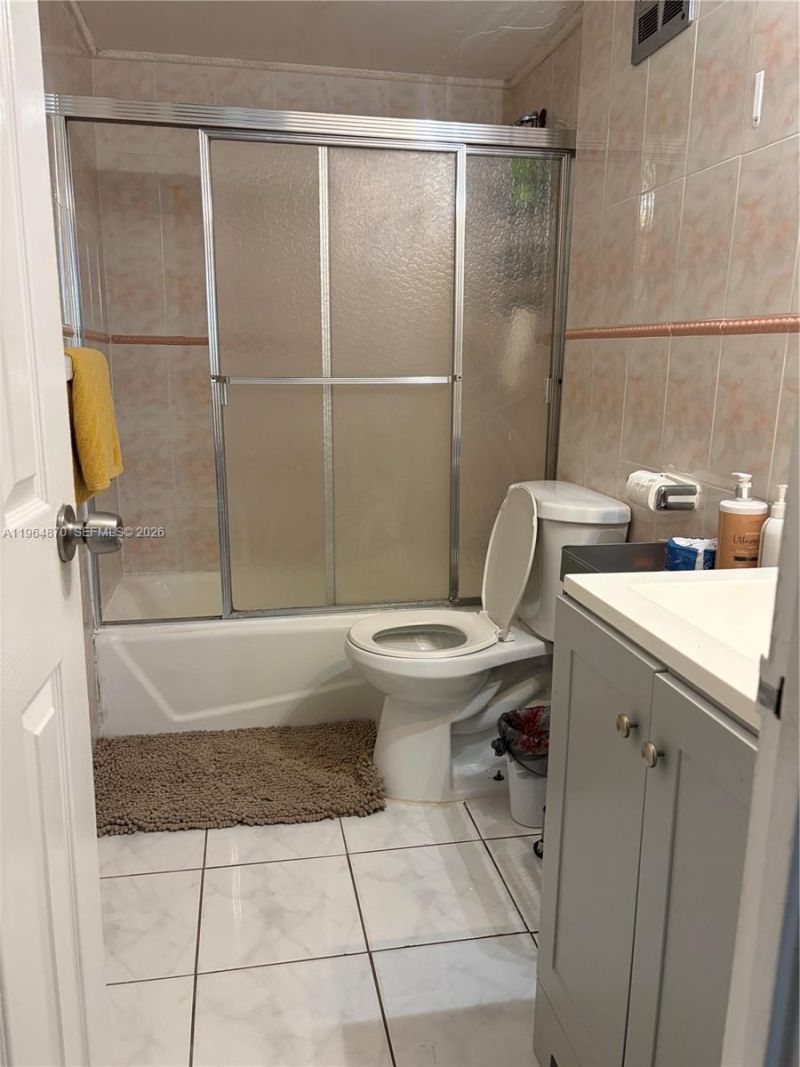 1913 S Ocean Dr, Unit 109, Hallandale Beach, FL 33009 Photo