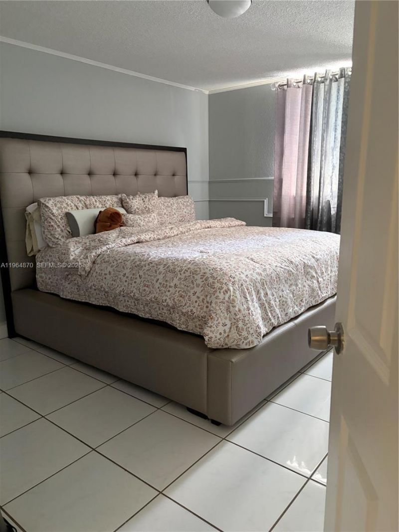 1913 S Ocean Dr, Unit 109, Hallandale Beach, FL 33009 Photo