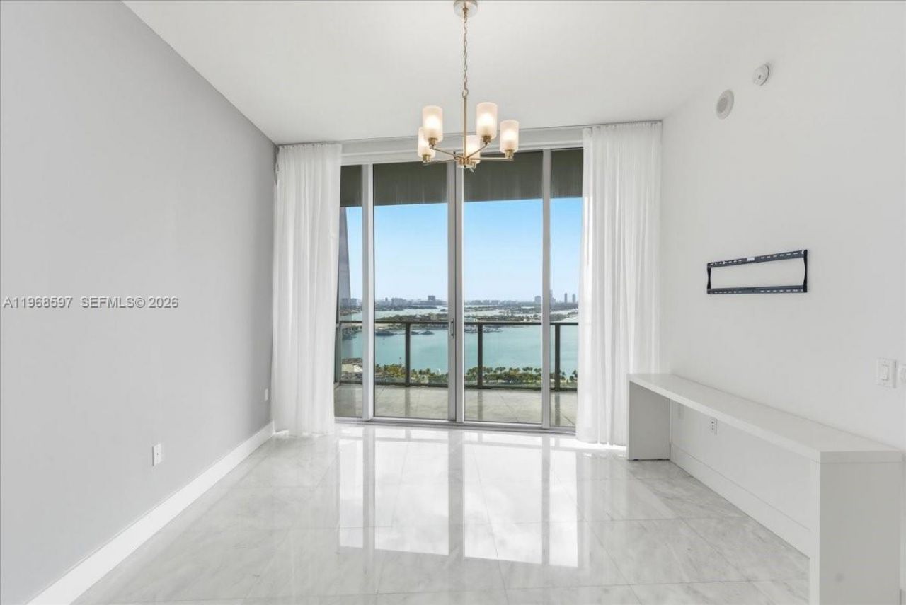 1100 Biscayne Blvd, Unit 2702, Miami, FL 33132 Photo