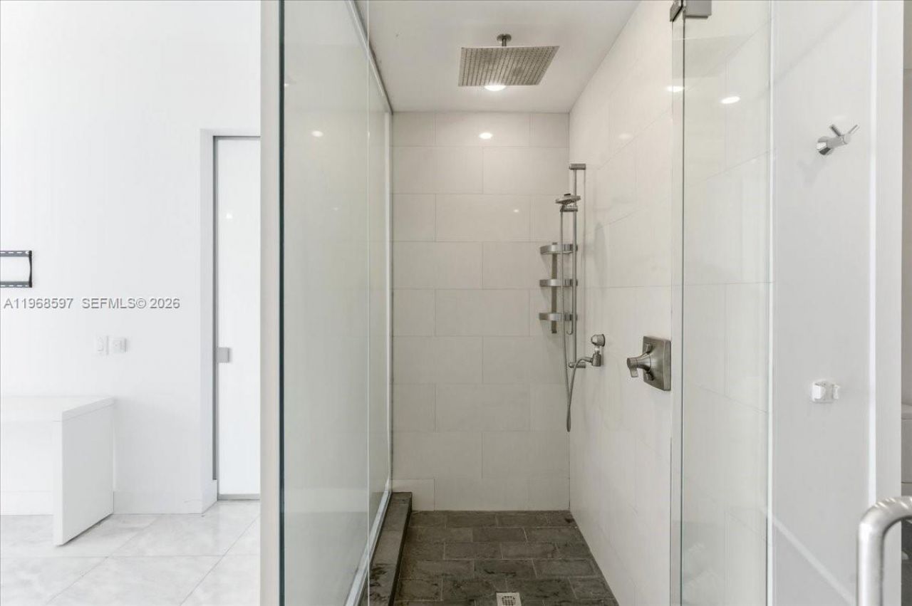 1100 Biscayne Blvd, Unit 2702, Miami, FL 33132 Photo